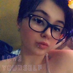 Meet your Posher, Abigail